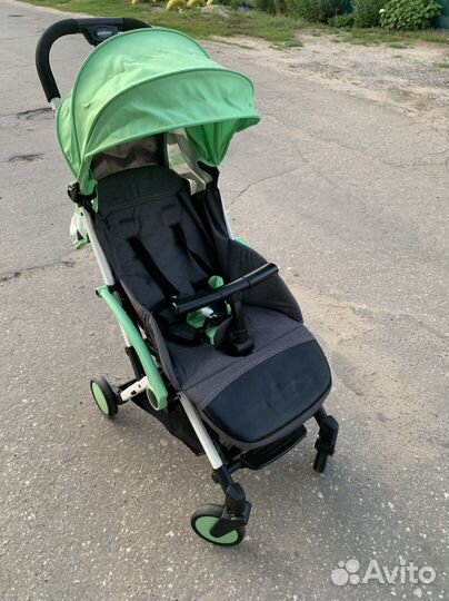 Прогулочная коляска BabyHit универсальная