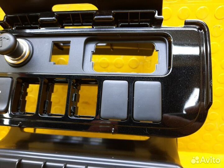 Б/У Накладка панели В хорошем состоянии