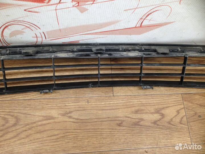 Решетка бампера переднего Toyota Rav4 2015-2018