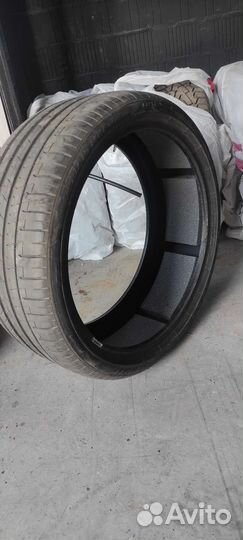 Pirelli P Zero 255/35 R21 98Y