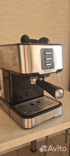 Кофеварка рожковая delta LUX DE-2001