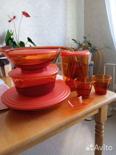 Набор посуды Tupperware