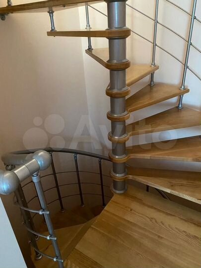 Дом 270 м² на участке 3,2 сот.