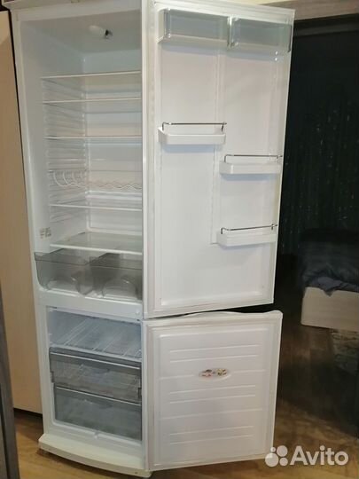 Продаю холодильник Атлант хм 6026-001