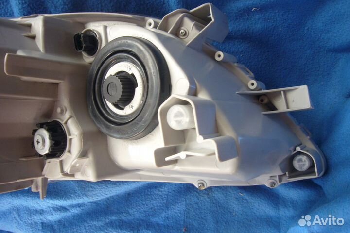 Фара левая toyota camry 40