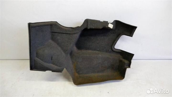 Обшивка багажника правая mersedesbenz W124 E