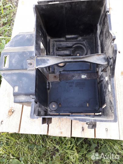 Корпус аккумулятора форд фокус 2