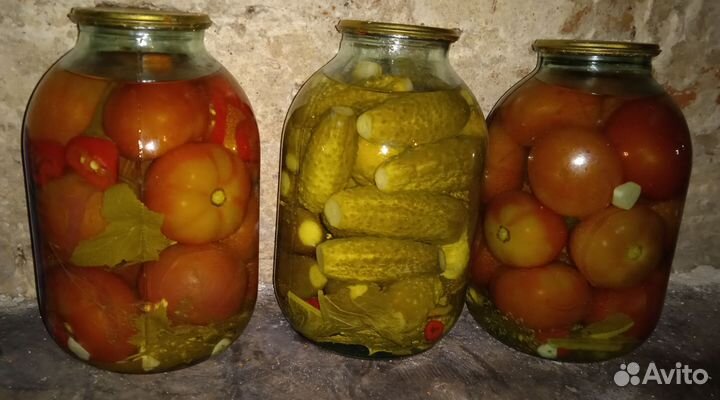 Огурцы соленые. Помидоры