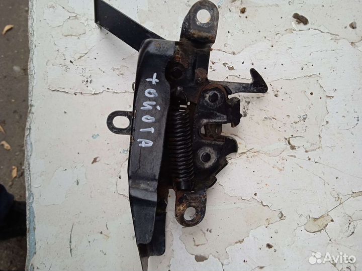 Замок капота Тойота Чайзер GX100