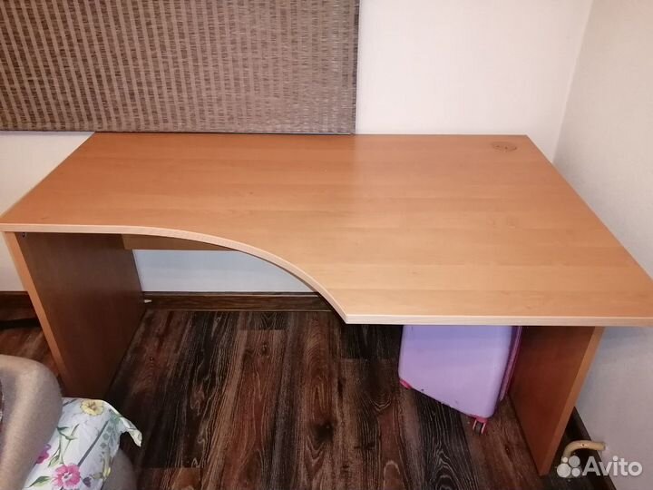 Стол угловой письменный