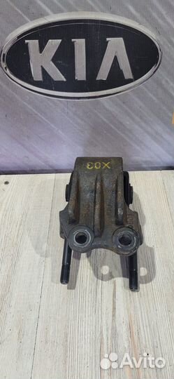 Кронштейн опора крепления кпп коробки передач Kia