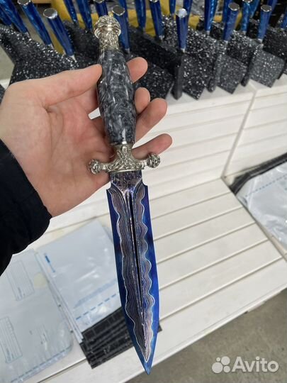 Нож из дамасской стали