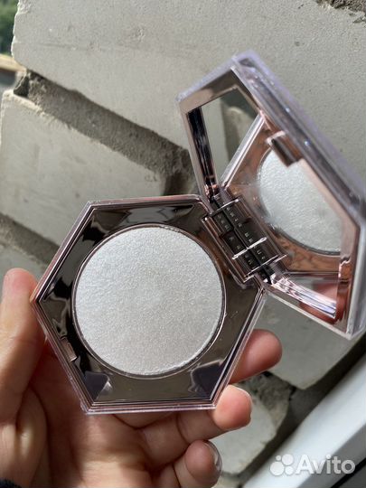 Fenty beauty хайлайтер