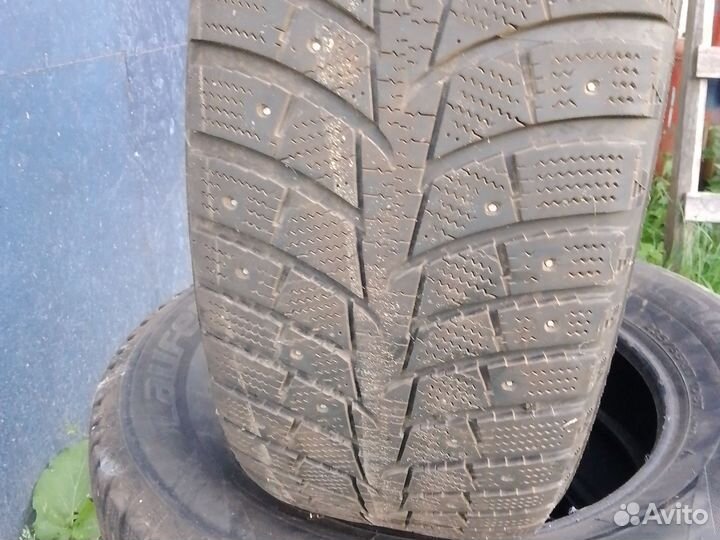 Шины 235 65 17 зимние бу