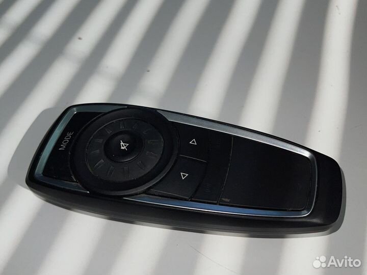 Наушники с пультом мониторов BMW 7 F02