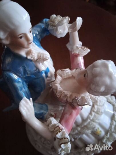 Фарфоровая статуэтка