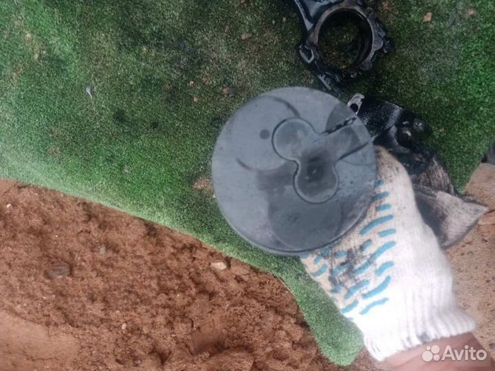 Поршень с шатуном Mitsubishi Space Wagon 2 1992