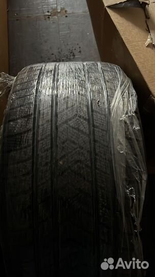 Pirelli Scorpion Winter 285/40 R22 и 325/35 R22 110V