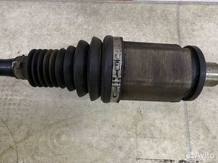 Привод передний правый N63 BMW F07 F01 F02 913mm