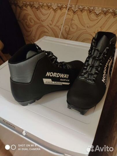 Лыжные ботинки