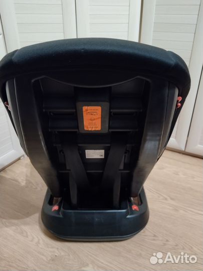 Автомобильное кресло