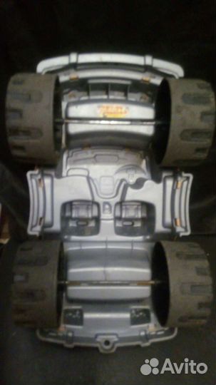 Игрушечная машина внедорожник