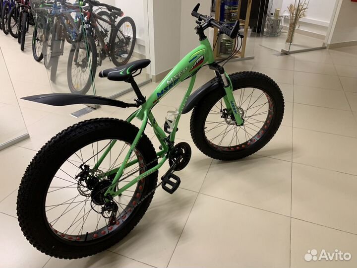 Новый велосипед на широких колесах