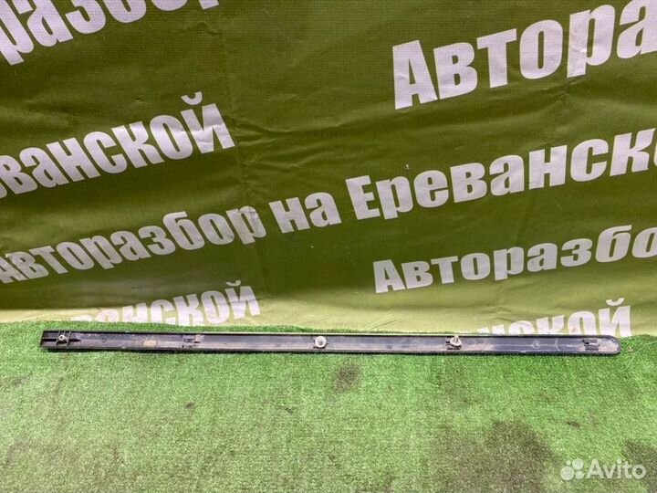 Молдинг двери передний Renault Logan LS0