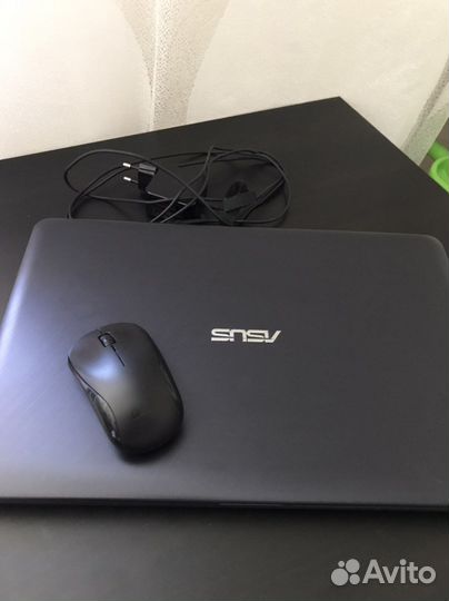 Ноутбук asus