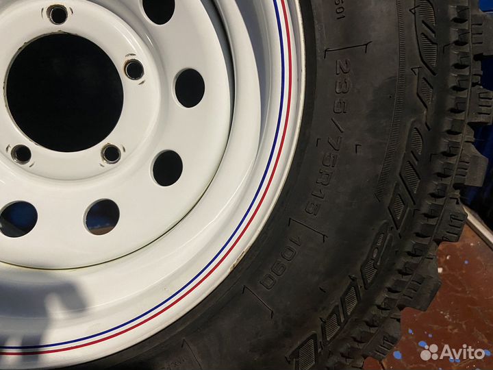 Шины на УАЗ R15 5штук