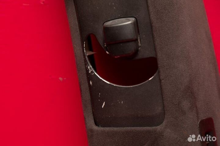 Обшивка стойки правая Toyota Land Cruiser 200 1VD