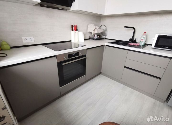 Кухонный гарнитур угловой в потолок