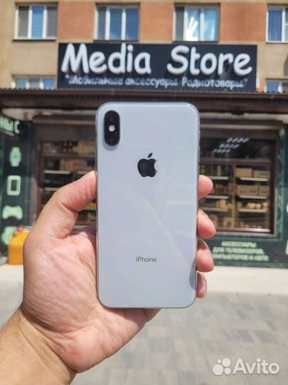 Смартфон iPhone X 64 GB Silver