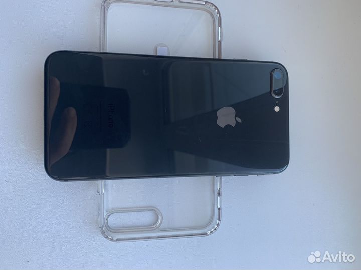 iPhone 8 Plus, 64 ГБ