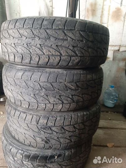 Bridgestone Dueler A/T 265/65 R17