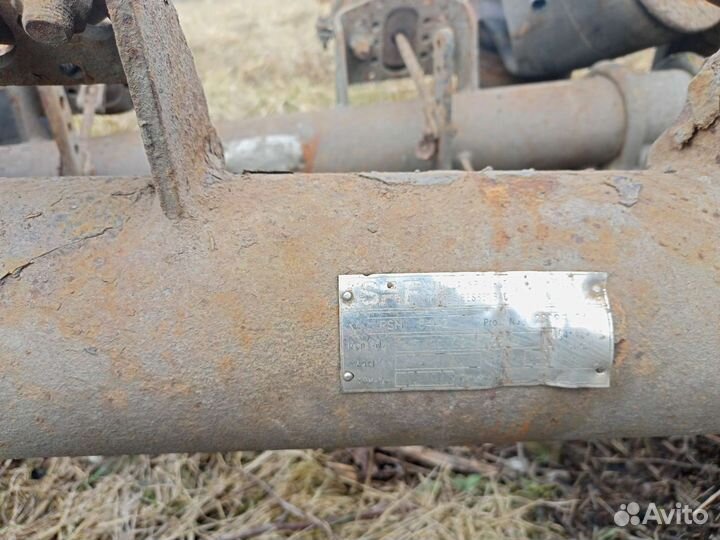 Ось для полуприцепа