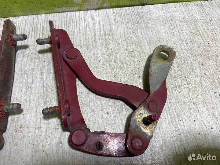 Петля двери багажника Рено Лагуна 94-99