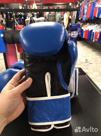 Боксерские перчатки clinch