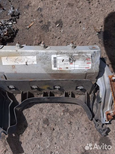 Подушка безопасности в колени край подогнут Asx