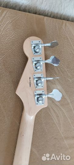 Продам бас гитару