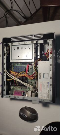 Компьютер Intel Atom, 2 ядра, 4 потока