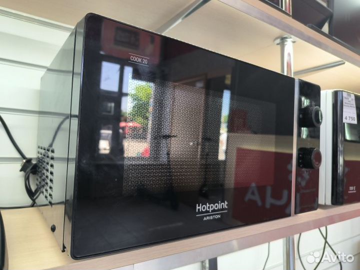 Микроволновая печь Hotpoint-Ariston mwhr-3101B