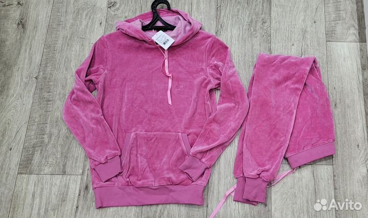 Спортивный костюм женский новый 42