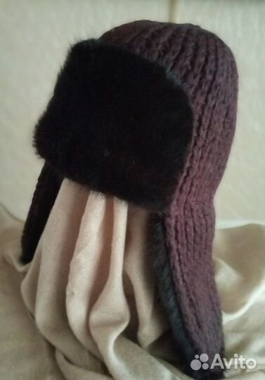Шапка вязаная с норкой