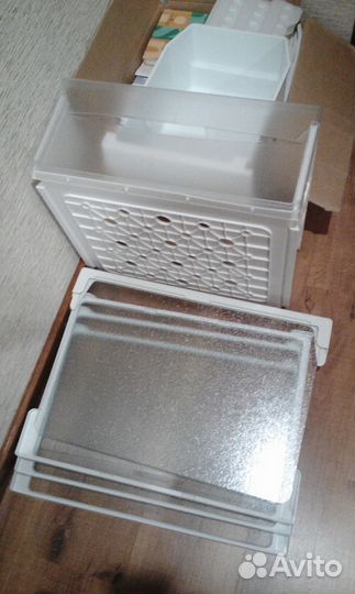 Полки и ящики для холодильника аристон