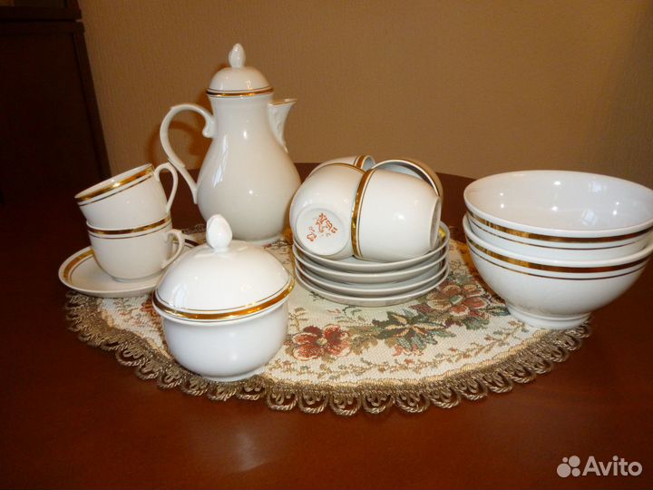 Кофейный набор из белого фарфора из 80-ых