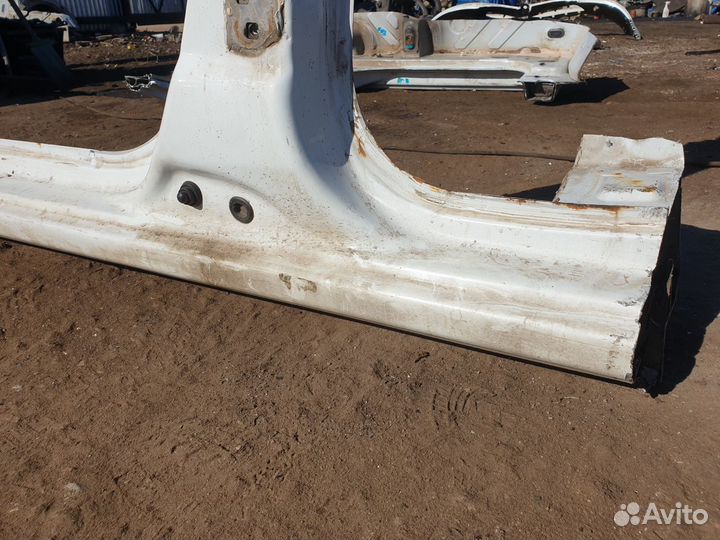 Порог левый со стойкой Renault Sandero 1 Сандеро