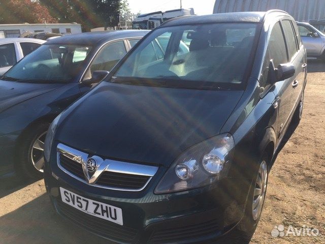 Разбор на запчасти Opel Zafira B 2005-2012