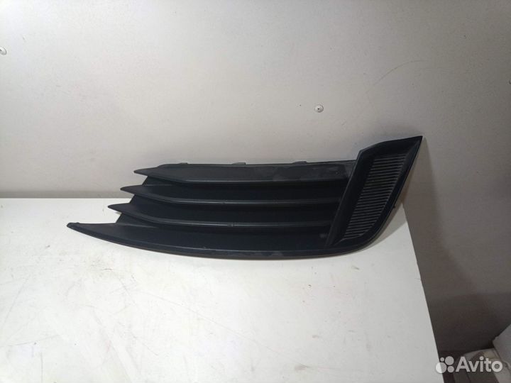 Заглушка бампера Audi Q3