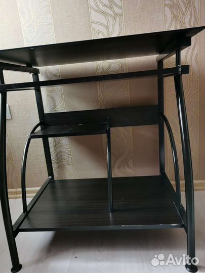 Компьютерный стол стеклянный